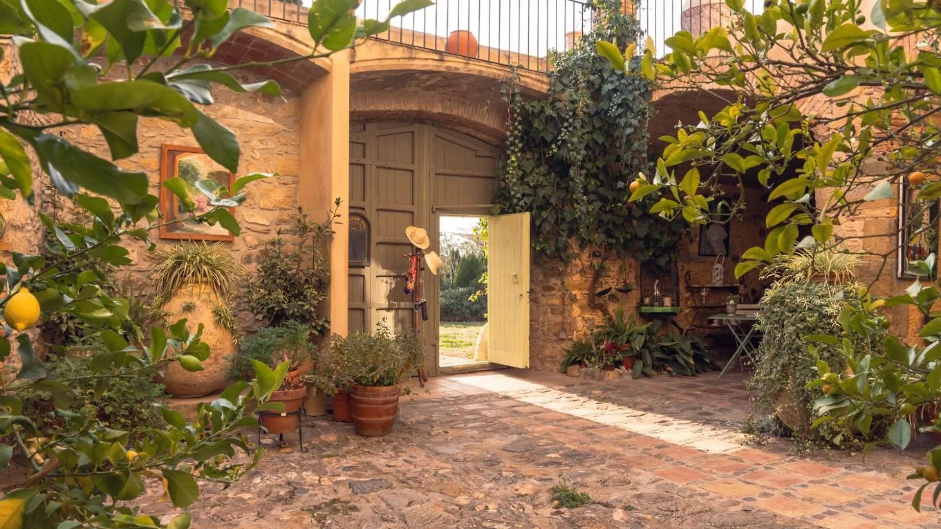 Mas Gran De Cruilles - Mas Rural - Hotel & Events